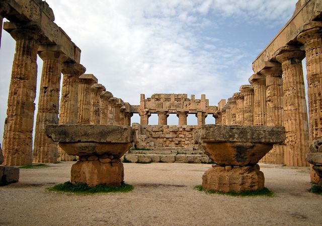 SELINUNTE: the ruins of the gods.